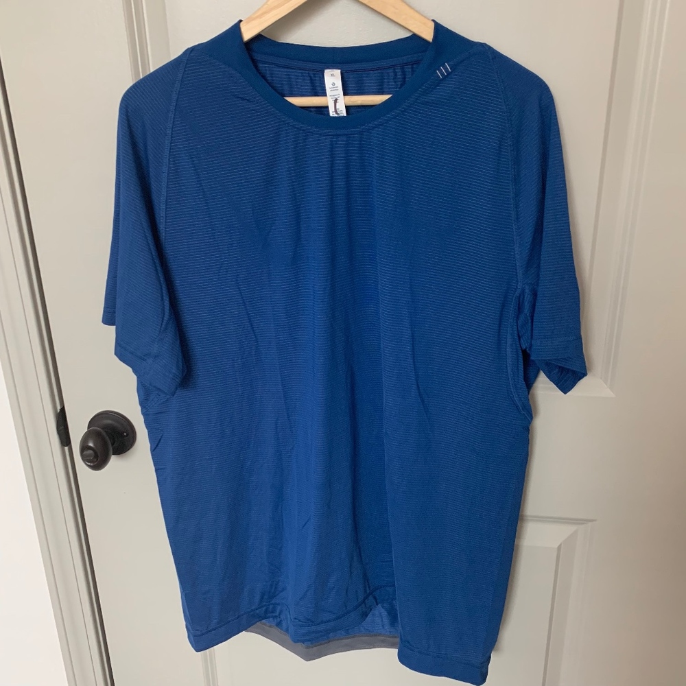 NWOT Men's Lululemon XL Shirt